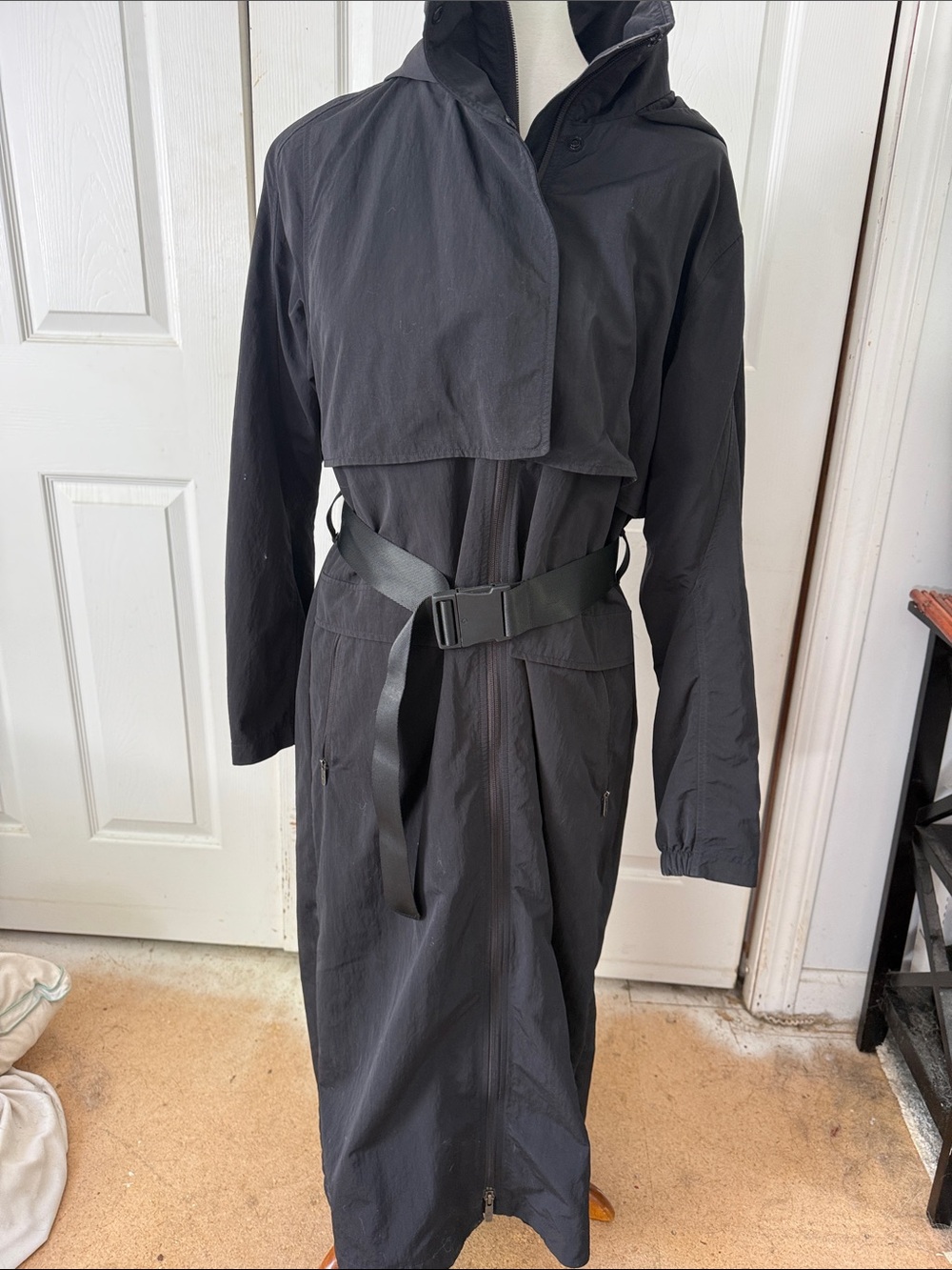 Lululemon Belted Rain Trench Coat Black Size 8 Waterproof Glyde™ Jacket